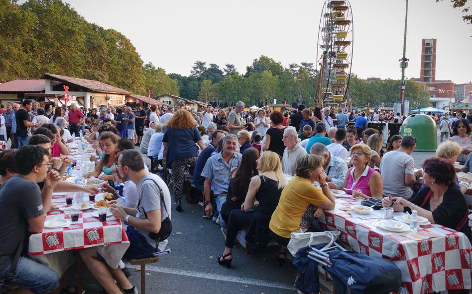 gastronomia_e_vino_al_festival_delle_sagre_astigiane_che_si_svolge_in_asti_a_settembre (2)